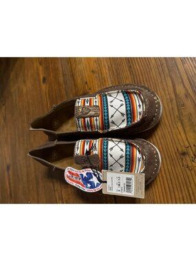 Ariat Cruiser Boat Shoe Aztec Arrow Rose Gold Western Size 8 B - Brand New
